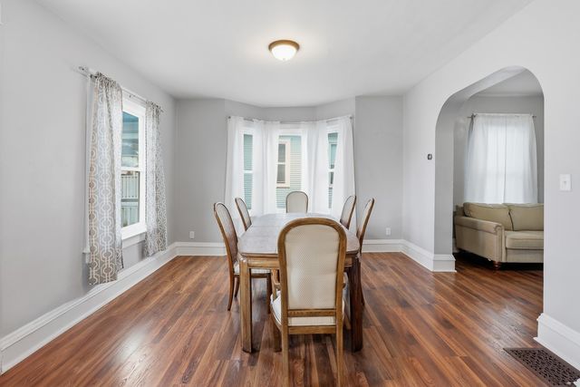 911 Franklin Street, Pella, IA 50219