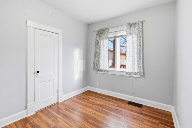 911 Franklin Street, Pella, IA 50219