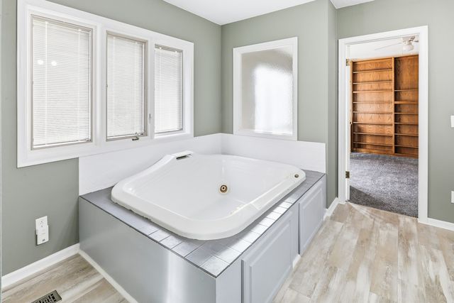 911 Franklin Street, Pella, IA 50219