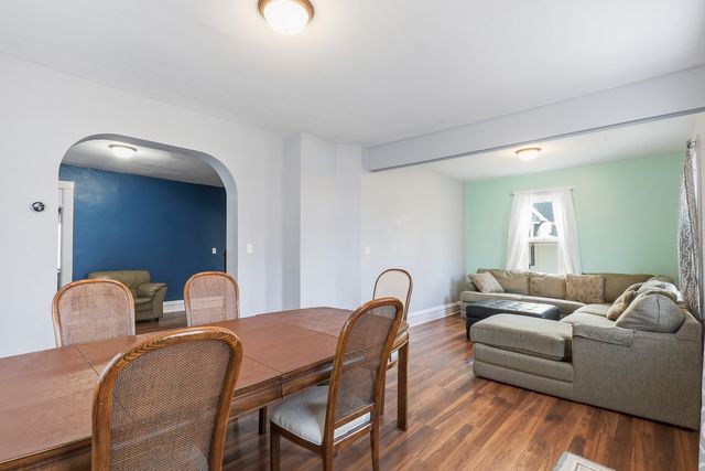 911 Franklin Street, Pella, IA 50219