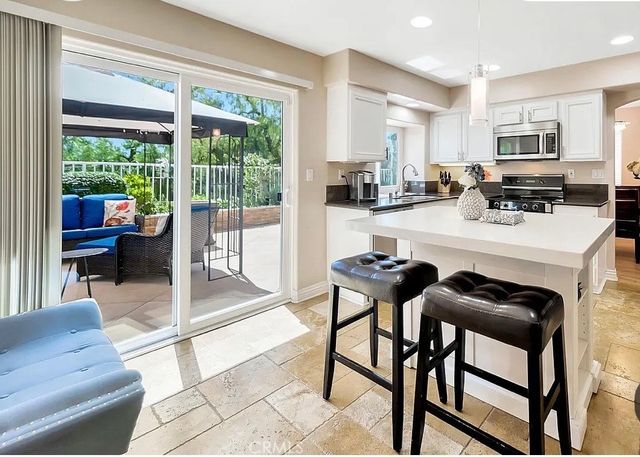 34 Santa Monica, Aliso Viejo, CA 92656