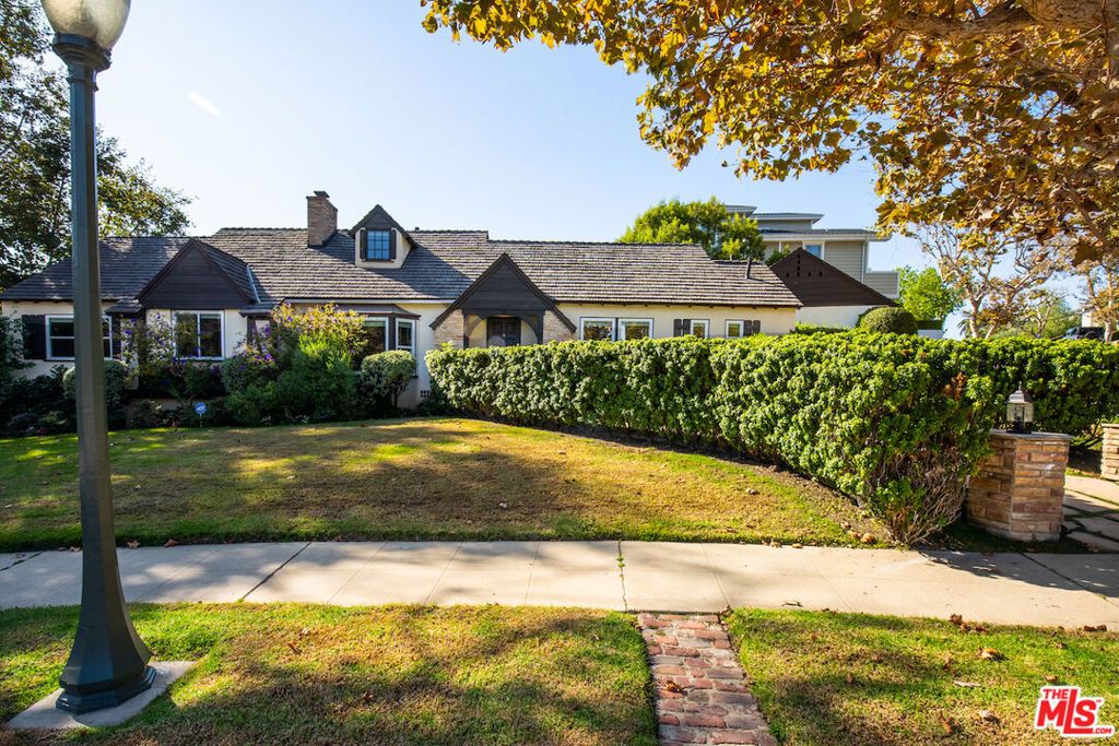 2771 CLUB Drive, Los Angeles, CA 90064