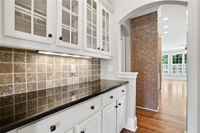 315 Lake Bend Court, Milton, GA 30004
