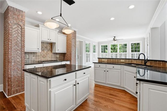 315 Lake Bend Court, Milton, GA 30004