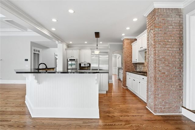 315 Lake Bend Court, Milton, GA 30004