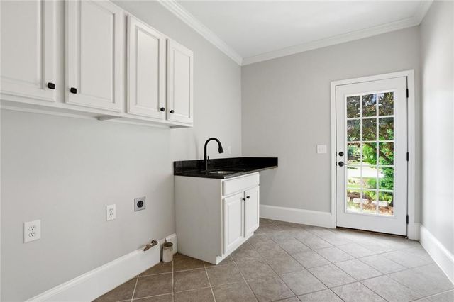 315 Lake Bend Court, Milton, GA 30004