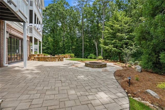 315 Lake Bend Court, Milton, GA 30004