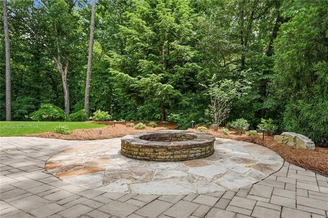 315 Lake Bend Court, Milton, GA 30004