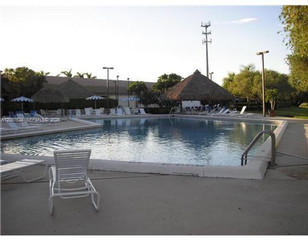 459 Lakeview Dr 2, Weston, FL 33326