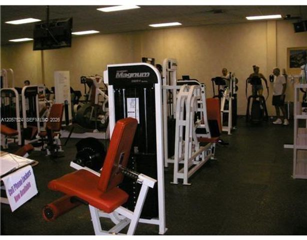 459 Lakeview Dr 2, Weston, FL 33326