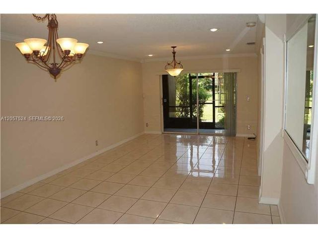 459 Lakeview Dr 2, Weston, FL 33326