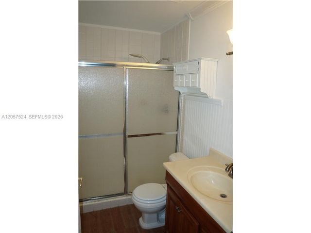 459 Lakeview Dr 2, Weston, FL 33326