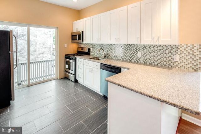 2501 CARPENTER ST, Philadelphia, PA 19146