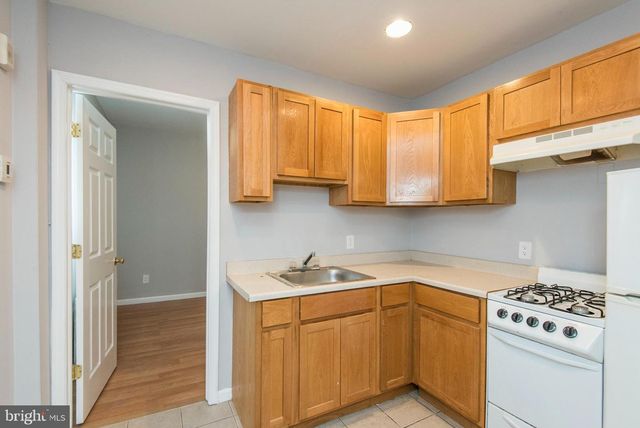 2501 CARPENTER ST, Philadelphia, PA 19146