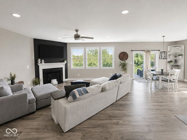 6262 Dugan Drive, Whitestown, IN 46075