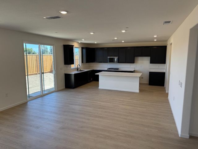 2517 Grove St, Lodi, CA 95242