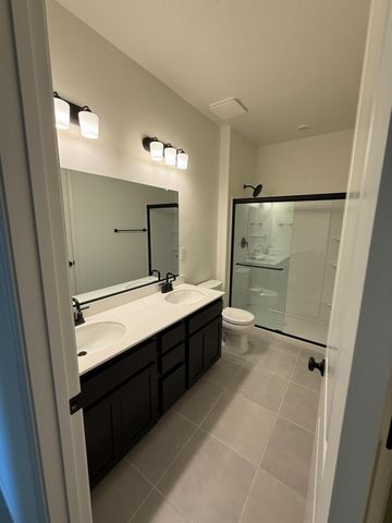2517 Grove St, Lodi, CA 95242
