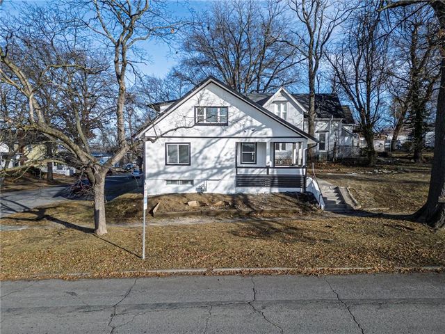 601 S 7th Street, Leavenworth, KS 66048