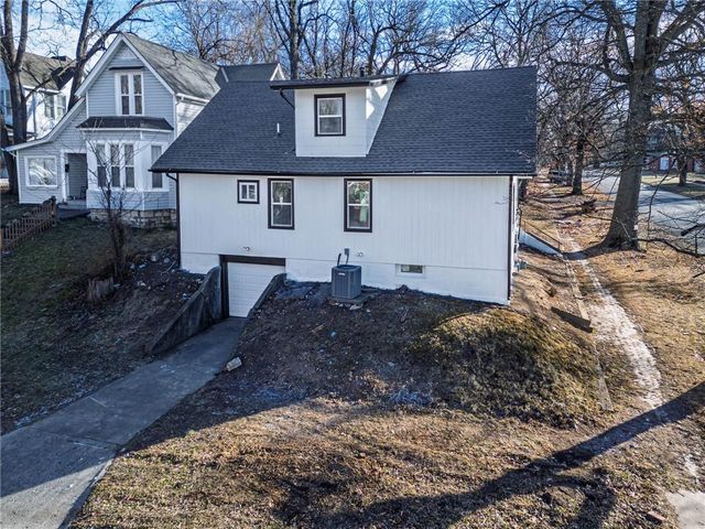 601 S 7th Street, Leavenworth, KS 66048