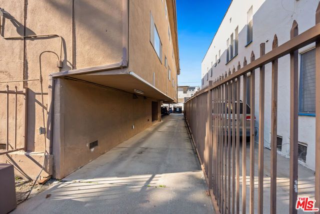 1431 S Holt Avenue, Los Angeles, CA 90035