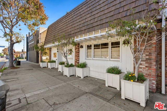 1431 S Holt Avenue, Los Angeles, CA 90035