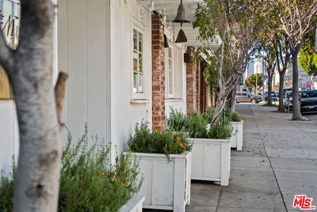 1431 S Holt Avenue, Los Angeles, CA 90035