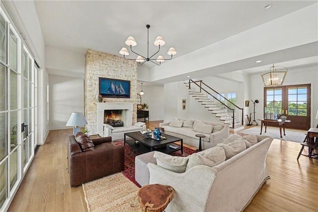 25590 Bundschu Road, Independence, MO 64056