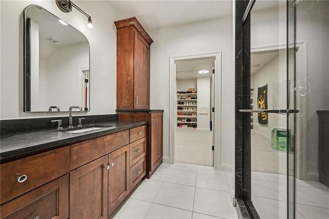 25590 Bundschu Road, Independence, MO 64056