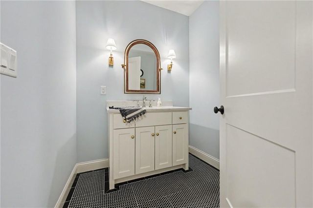 25590 Bundschu Road, Independence, MO 64056