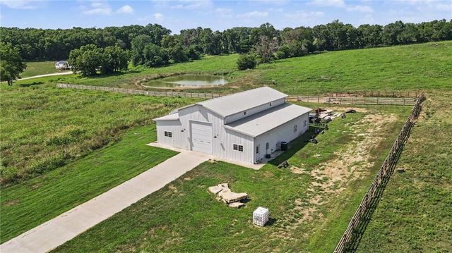 25590 Bundschu Road, Independence, MO 64056