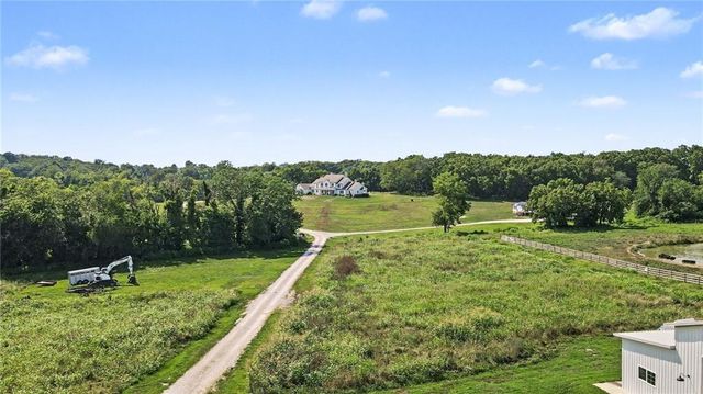 25590 Bundschu Road, Independence, MO 64056