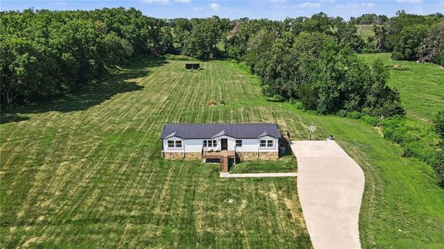 25590 Bundschu Road, Independence, MO 64056
