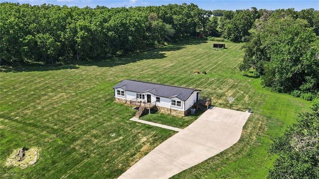 25590 Bundschu Road, Independence, MO 64056