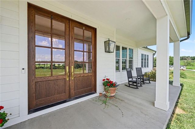 25590 Bundschu Road, Independence, MO 64056