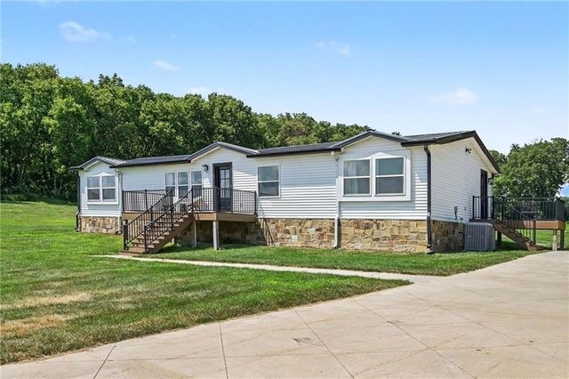 25590 Bundschu Road, Independence, MO 64056