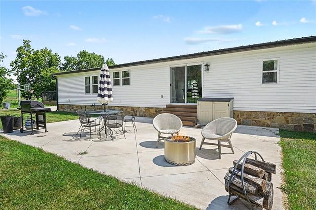 25590 Bundschu Road, Independence, MO 64056