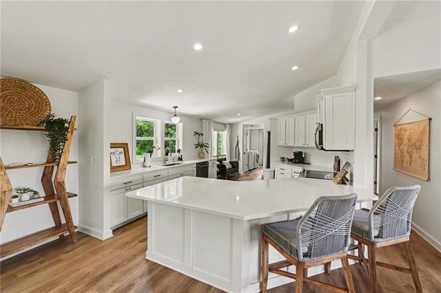 25590 Bundschu Road, Independence, MO 64056