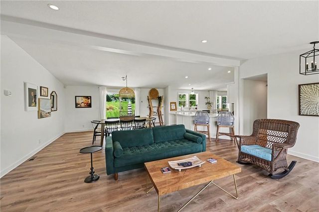 25590 Bundschu Road, Independence, MO 64056