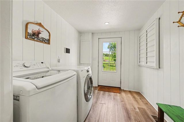 25590 Bundschu Road, Independence, MO 64056