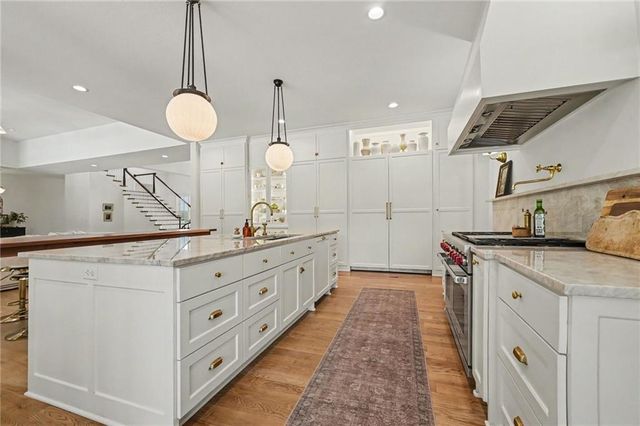 25590 Bundschu Road, Independence, MO 64056