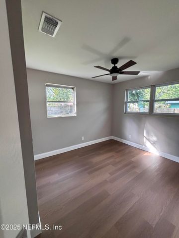 4738 HARLOW Boulevard, Jacksonville, FL 32210