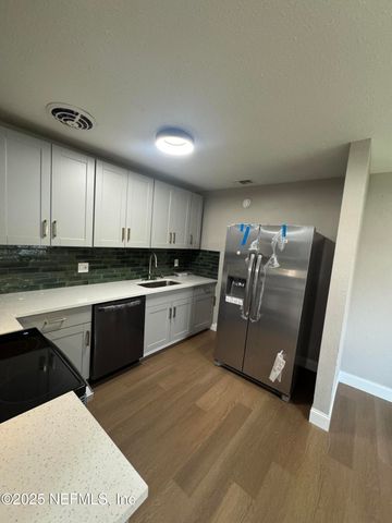 4738 HARLOW Boulevard, Jacksonville, FL 32210