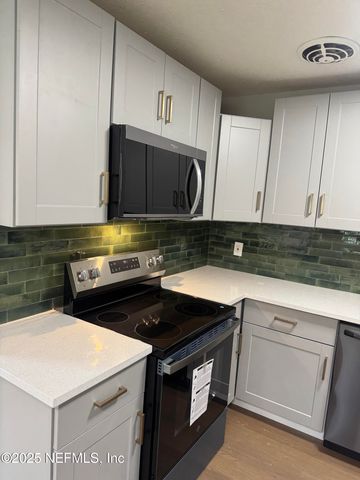 4738 HARLOW Boulevard, Jacksonville, FL 32210