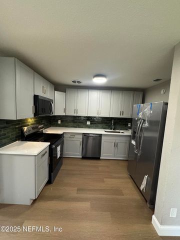 4738 HARLOW Boulevard, Jacksonville, FL 32210