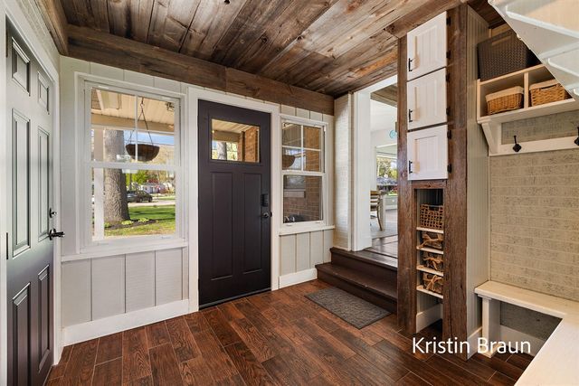 4078 Highgate Road, Norton Shores, MI 49441
