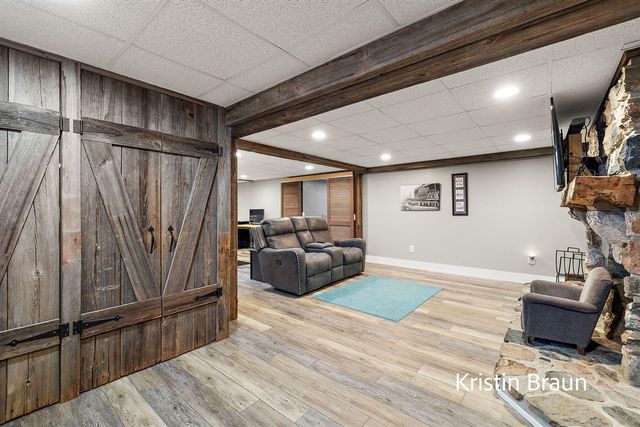 4078 Highgate Road, Norton Shores, MI 49441