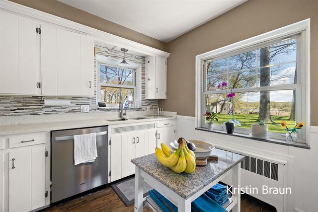 4078 Highgate Road, Norton Shores, MI 49441