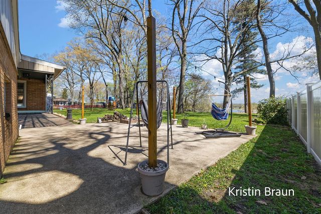 4078 Highgate Road, Norton Shores, MI 49441