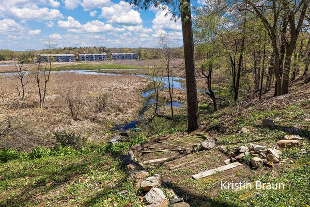 4078 Highgate Road, Norton Shores, MI 49441