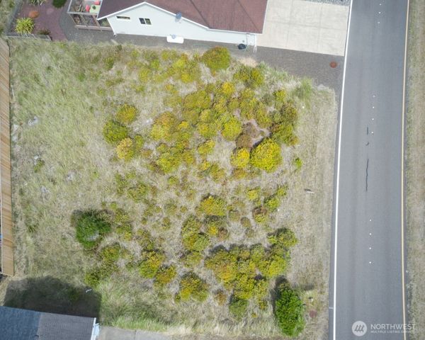 1037 Ocean Shores Boulevard SW, Ocean Shores, WA 98569